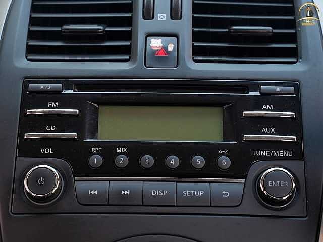 Nissan March 1.2 E 8กภ 6768