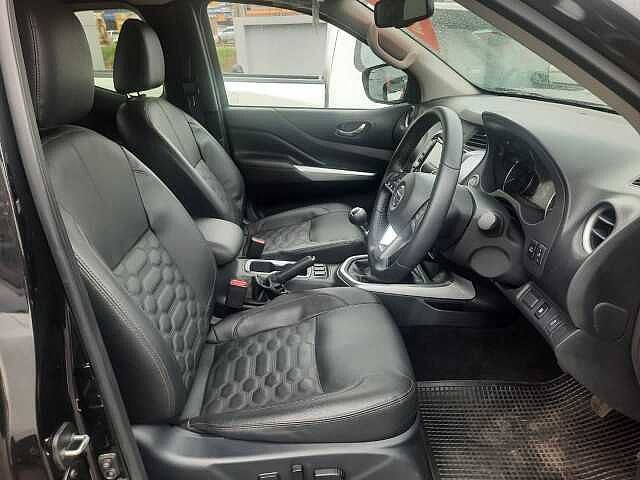 Nissan Navara KC Calibre V 6MT