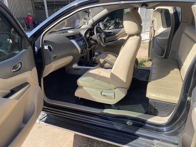 Nissan NP300 Ext. Cab E Man 6sp RWD 2.5DCT